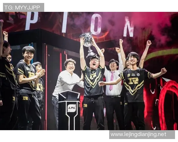 王者荣耀深度解析RNG战队在比赛中的耐力表现与战术运用 王者荣耀深度解析RNG战队在比赛中的耐力表现与战术运用